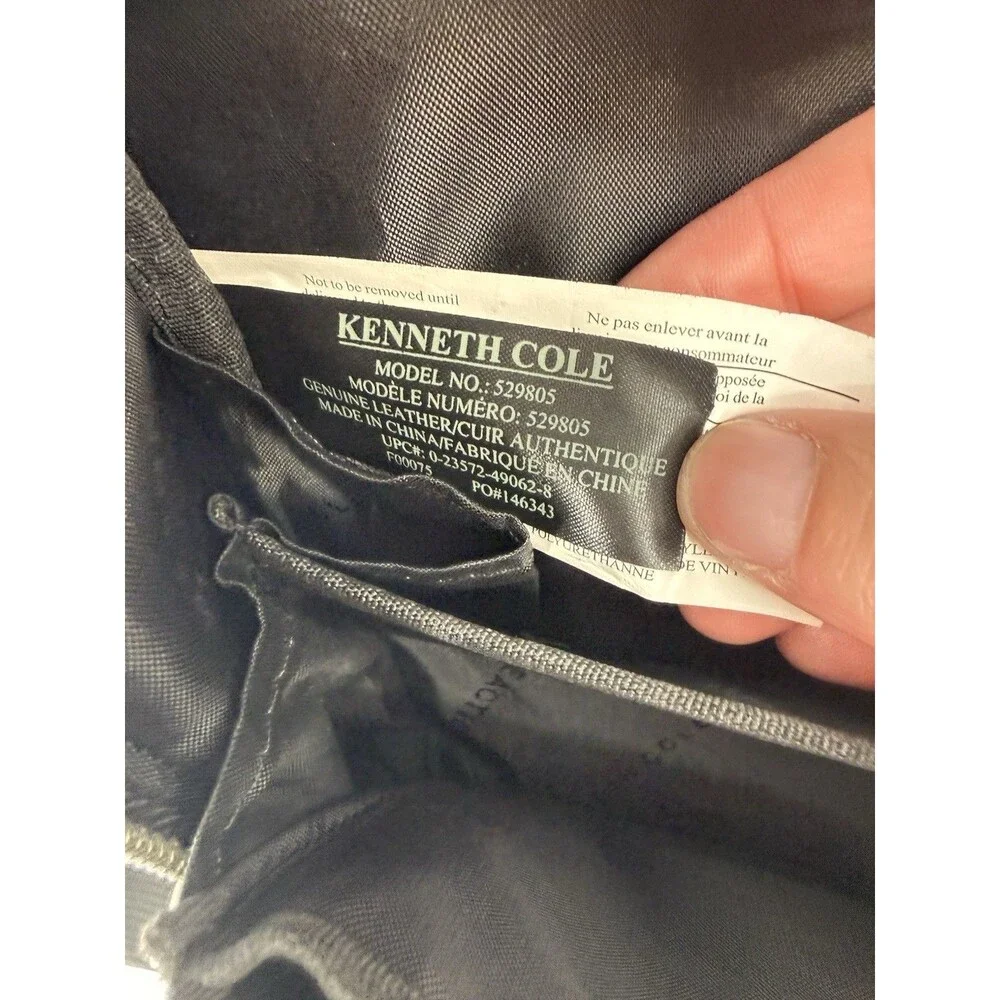 Kenneth Cole Reaction Unisex Black Leather Risky Business Messenger Bag Laptop